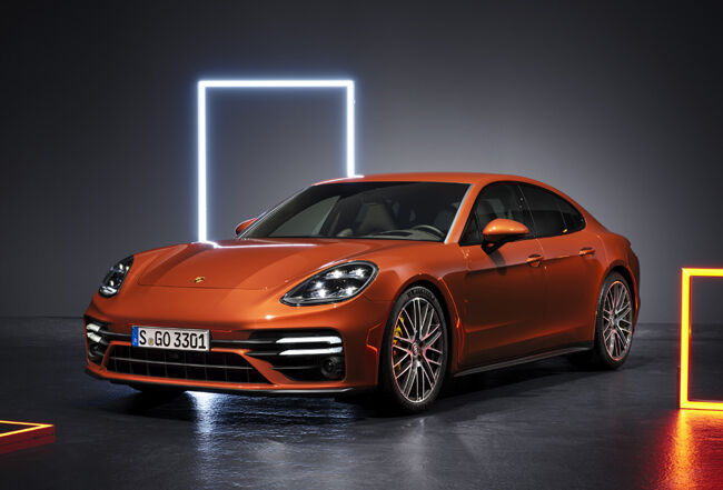 ポルシェ・パナメーラが商品改良。ハイパフォーマンスモデルの「ターボ